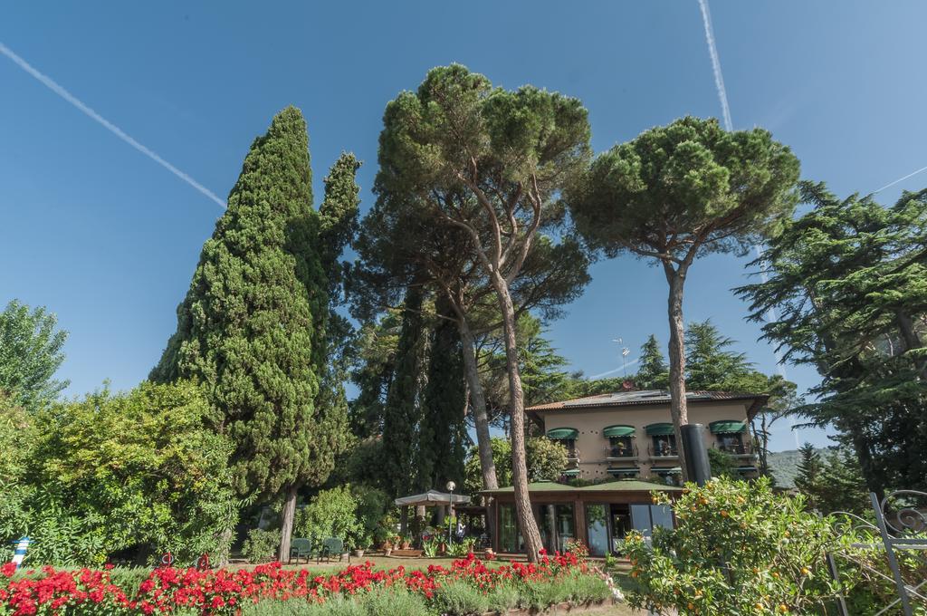 Hotel Kursaal Passignano sul Trasimeno Exterior foto